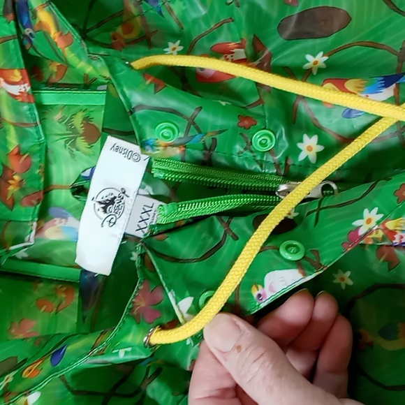 Disney Parks Enchanted Tiki Room Raincoat Birds Size 3XL Green - Picture 12 of 14